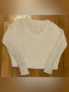 Aeropostale Cream V‑Neck Knit Sweater